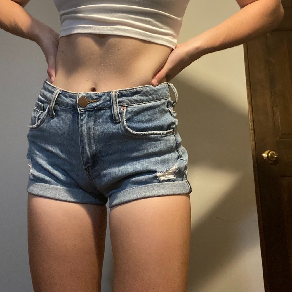 STS Blue, light wash blue jean shorts, size 0